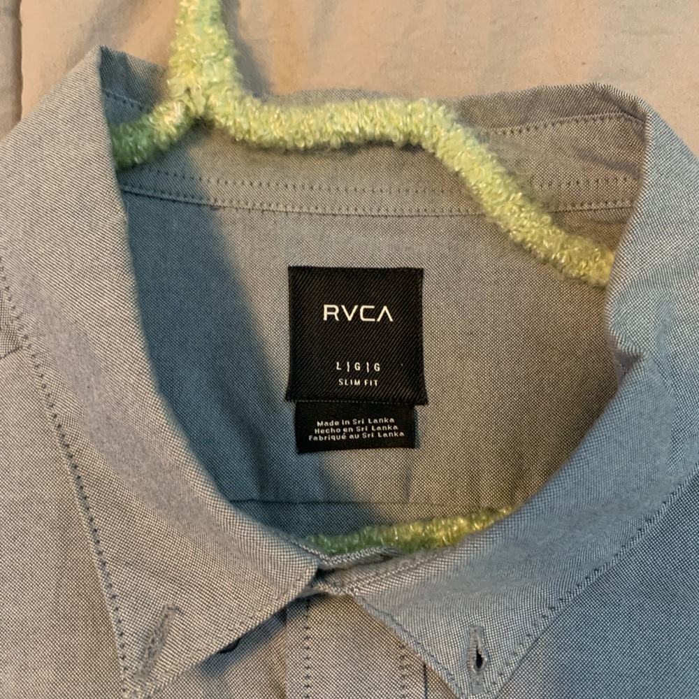 New RVCA Men's Button Down - Picture 3 of 4